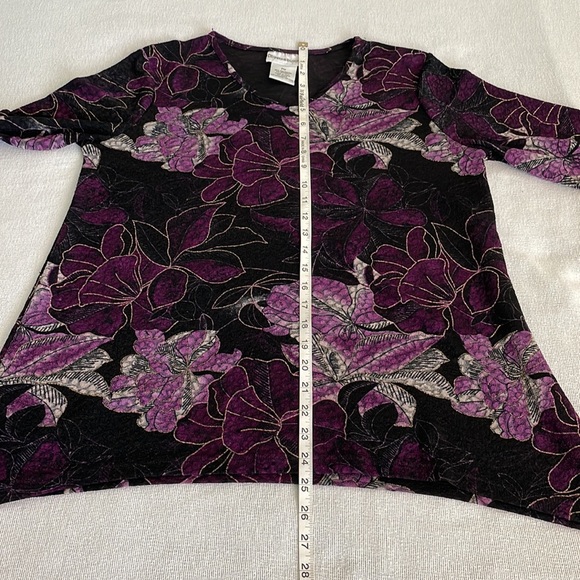 DRAPERS AND DAMEN PURPLE AND BLACK OANT SET WITH A DASH OF GOLD. P/MTop s/p pant - Picture 9 of 12